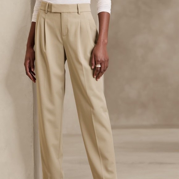 Pleated Italian Wool Pant - Picture 2 of 6